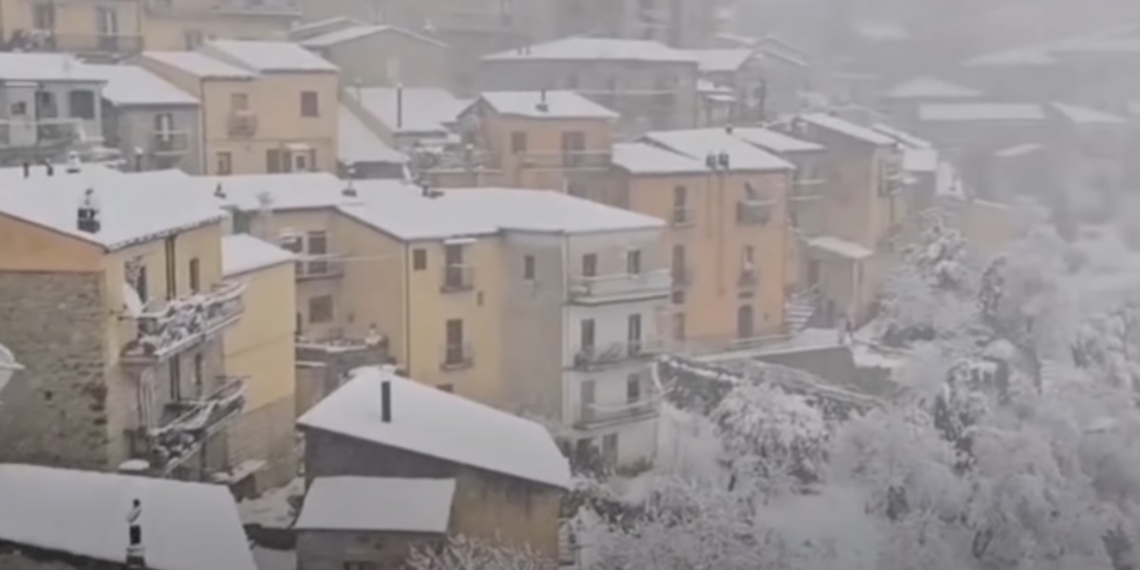 VIDEO: Intensa nevicata in provincia di Potenza