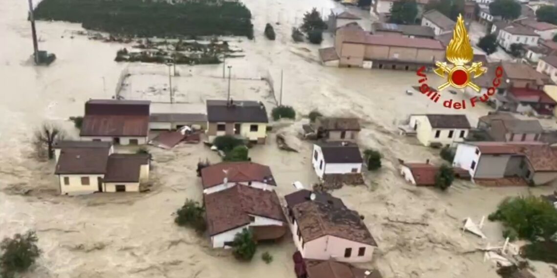 METEO LIVE: Forte Maltempo in Emilia-Romagna con frane, allagamenti e scuole chiuse